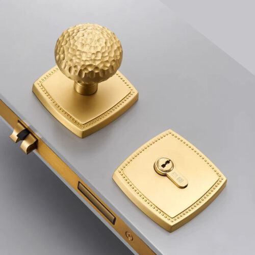BRASS TOILET B05