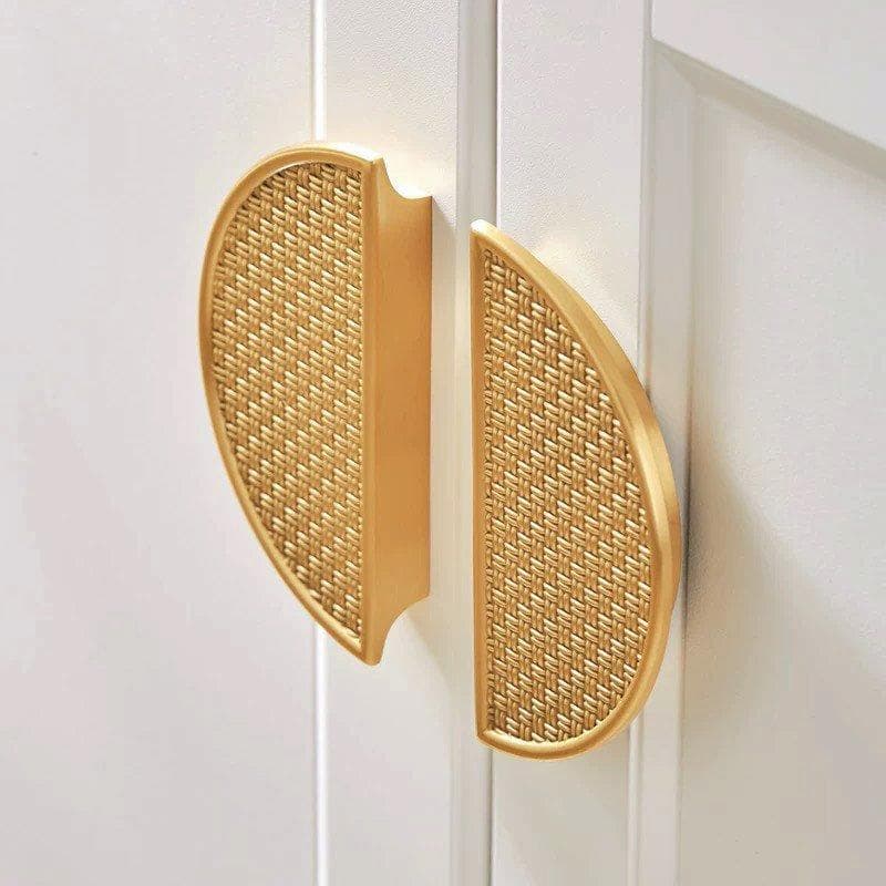 Tay nắm cổ điển là gì?